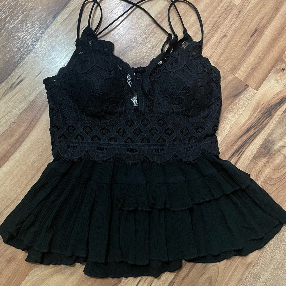 Color Alien Black Lace and Ruffle Tank Sz L
Whimsigoth. Fairycore